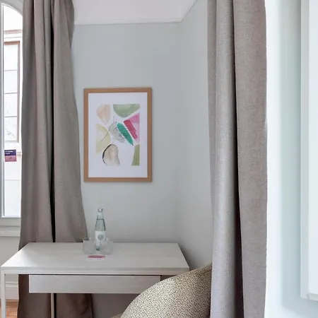 Numa Portico Aparthotel 4*