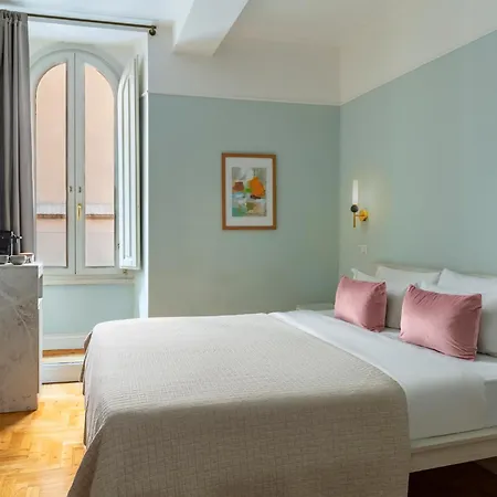 Hotel Numa Portico 4*